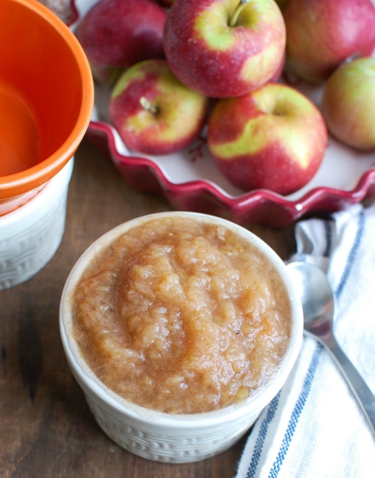 Crockpot Applesauce in a bowl. 