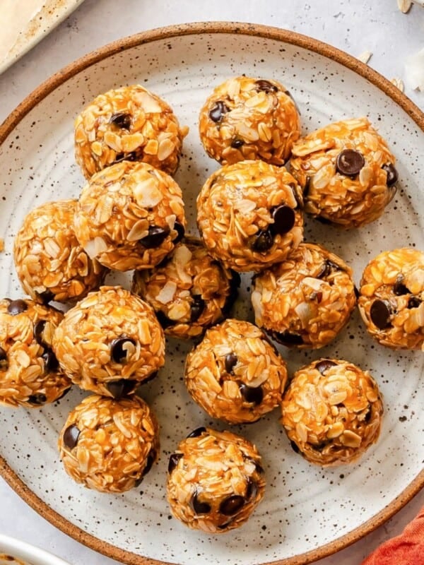 no-bake peanut butter oatmeal bites on a white plate