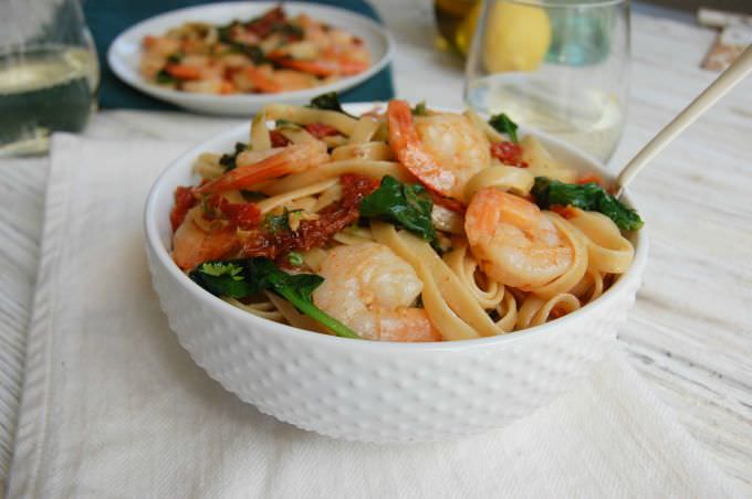 Easy Shrimp Scampi Recipe in bowl 