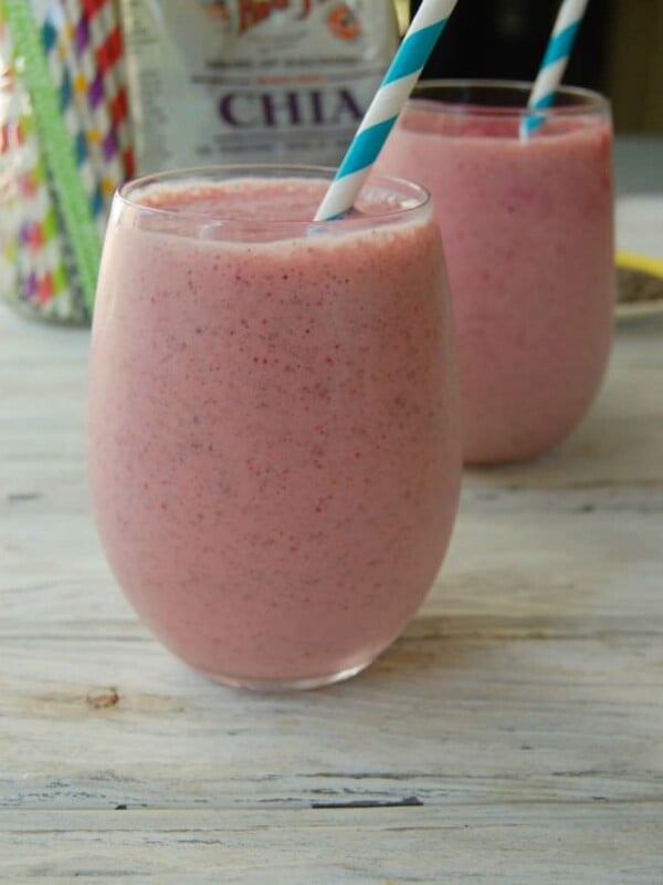 Strawberry Banana Chia Smoothie in a glass