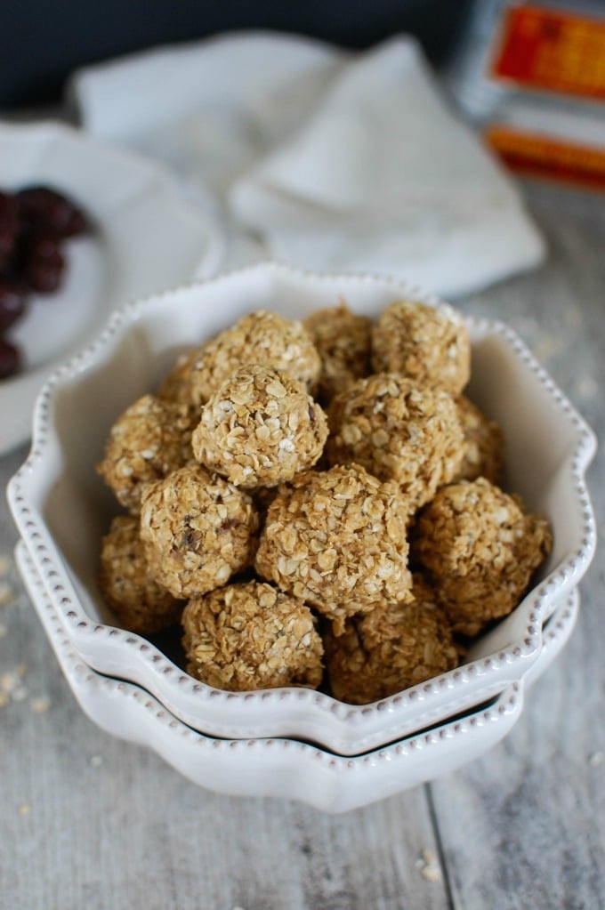 https://www.acedarspoon.com/wp-content/uploads/2015/11/6-Peanut-Butter-Oatmeal-No-Bake-Bites-5-1-of-1.jpg