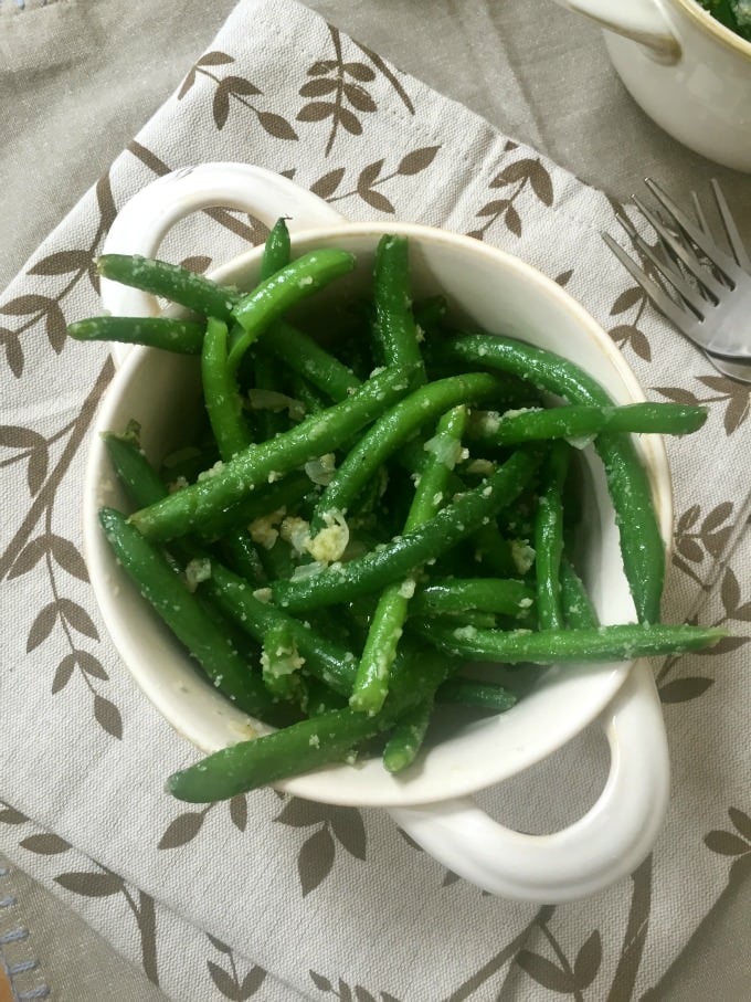 Simple Garlic Parmesan Green Beans - yum!