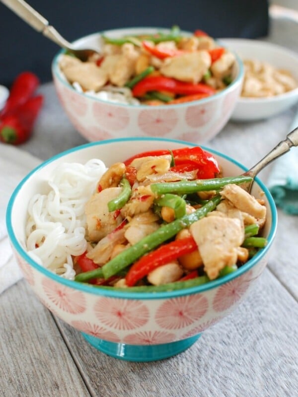 Stir-fried Lemongrass Chicken Noodle Bowls
