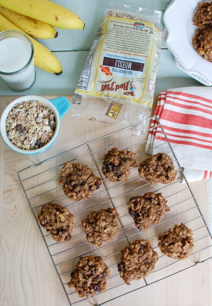 Banana Muesli Breakfast Cookies - dessert never tasted so good