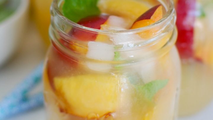 Sparkling Peach Lemonade Mason Jar