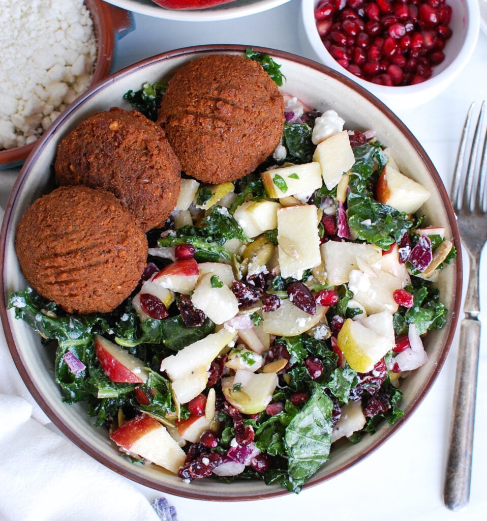 Easy Fall Salad with falafel 