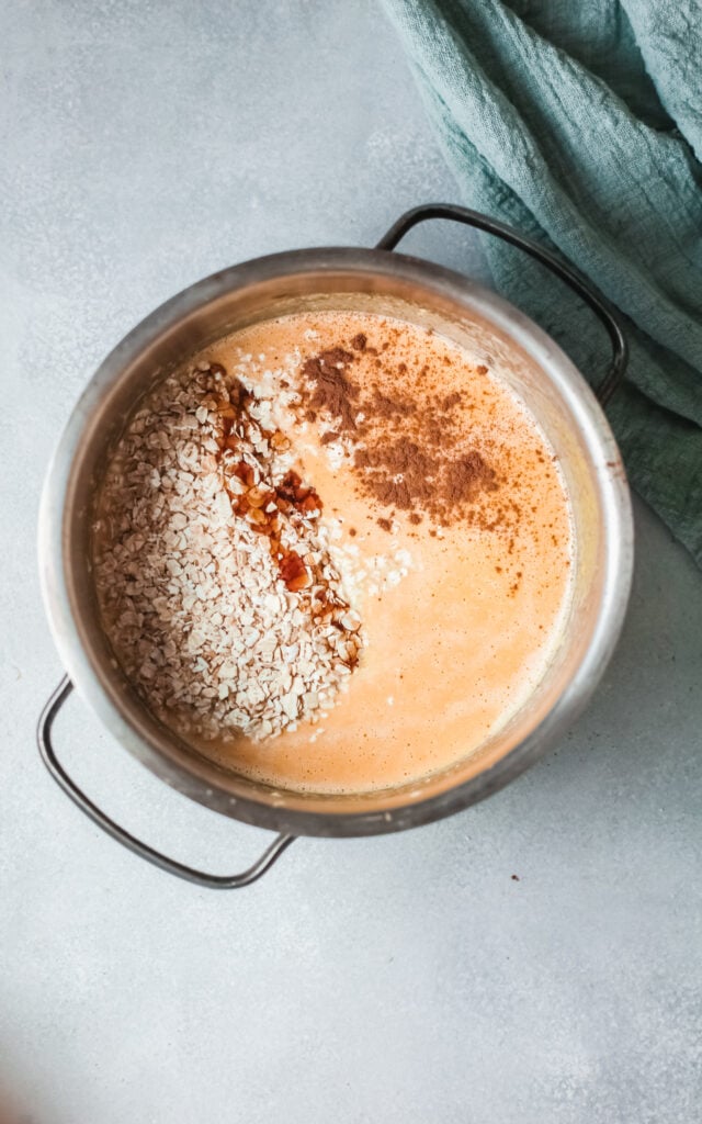 Easy Pumpkin Oatmeal in pot