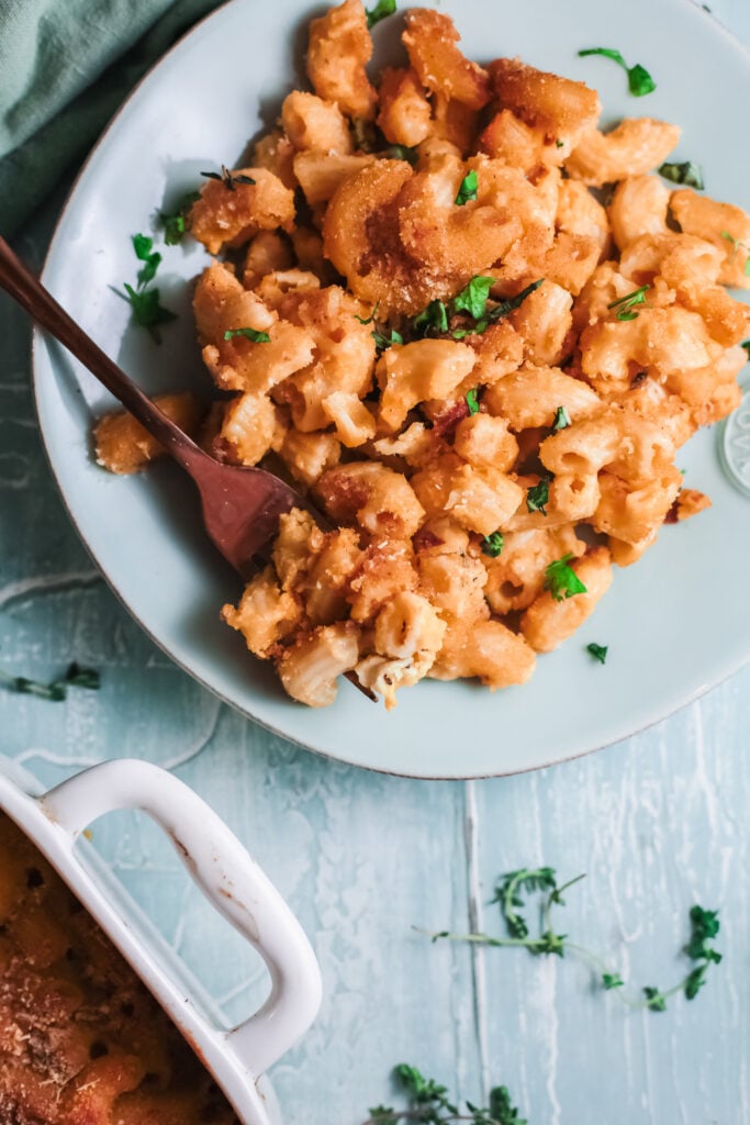 Pumpkin Mac and Cheese on teal plate 