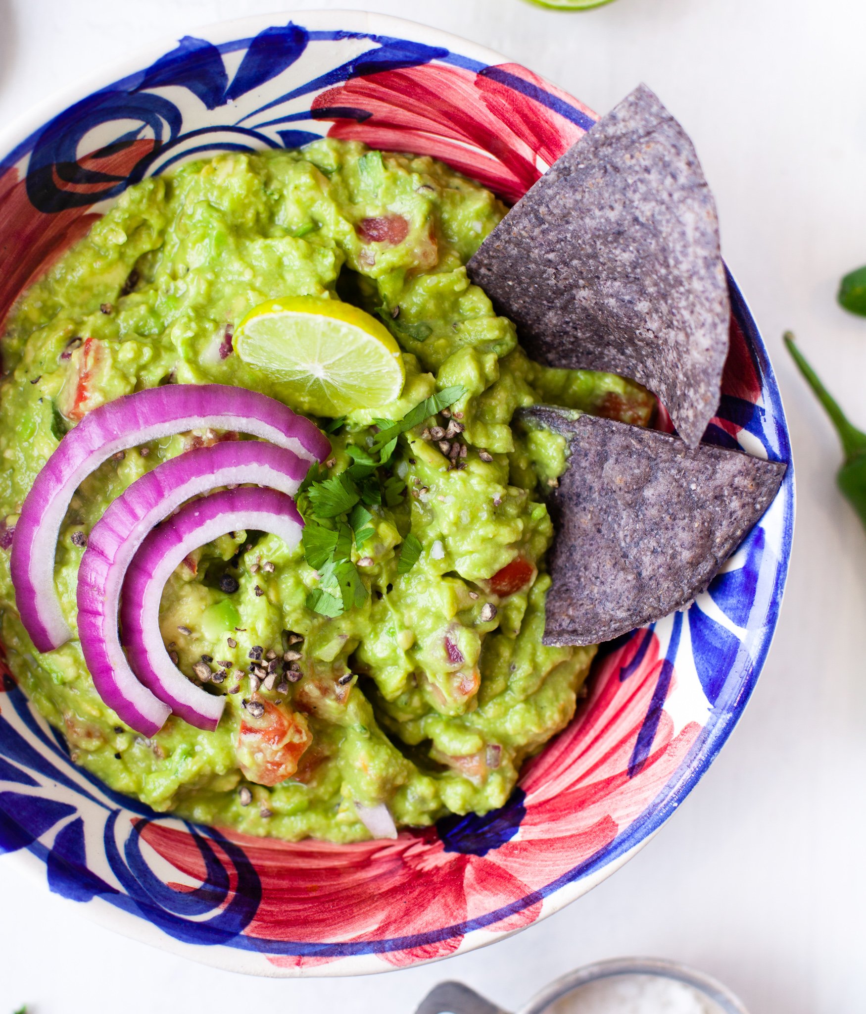  Easy Guacamole Recipe with chips. 