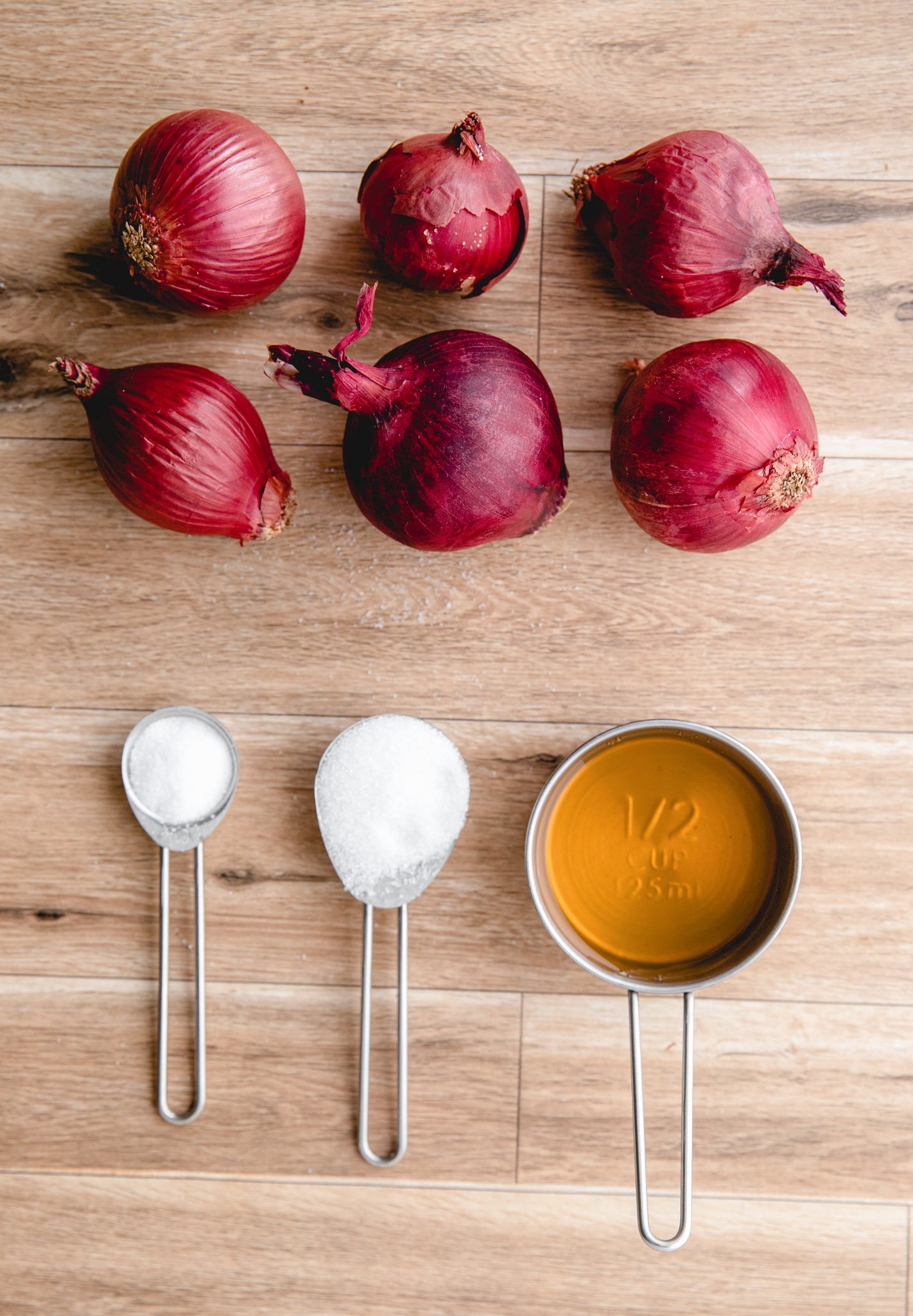 Quick Pickled Red Onions ingredients. 
