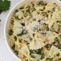 Cheesy Kale Pasta with chickpeas and kale.