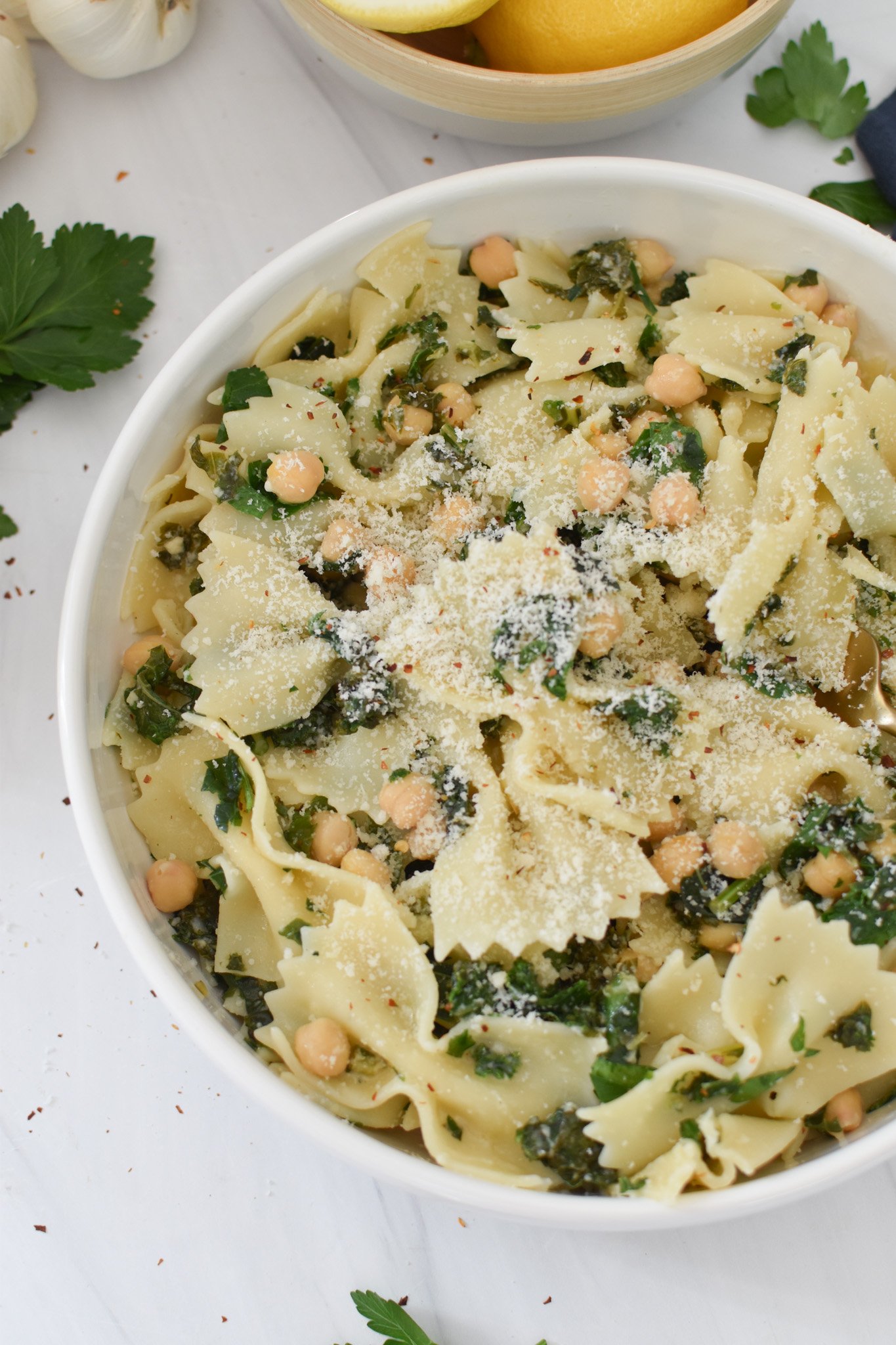 Cheesy Kale Pasta with chickpeas and kale. 