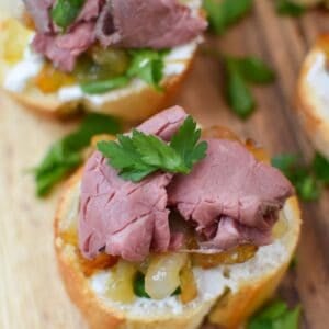 Beef Crostini with Caramelized Onion 1200 x 1200