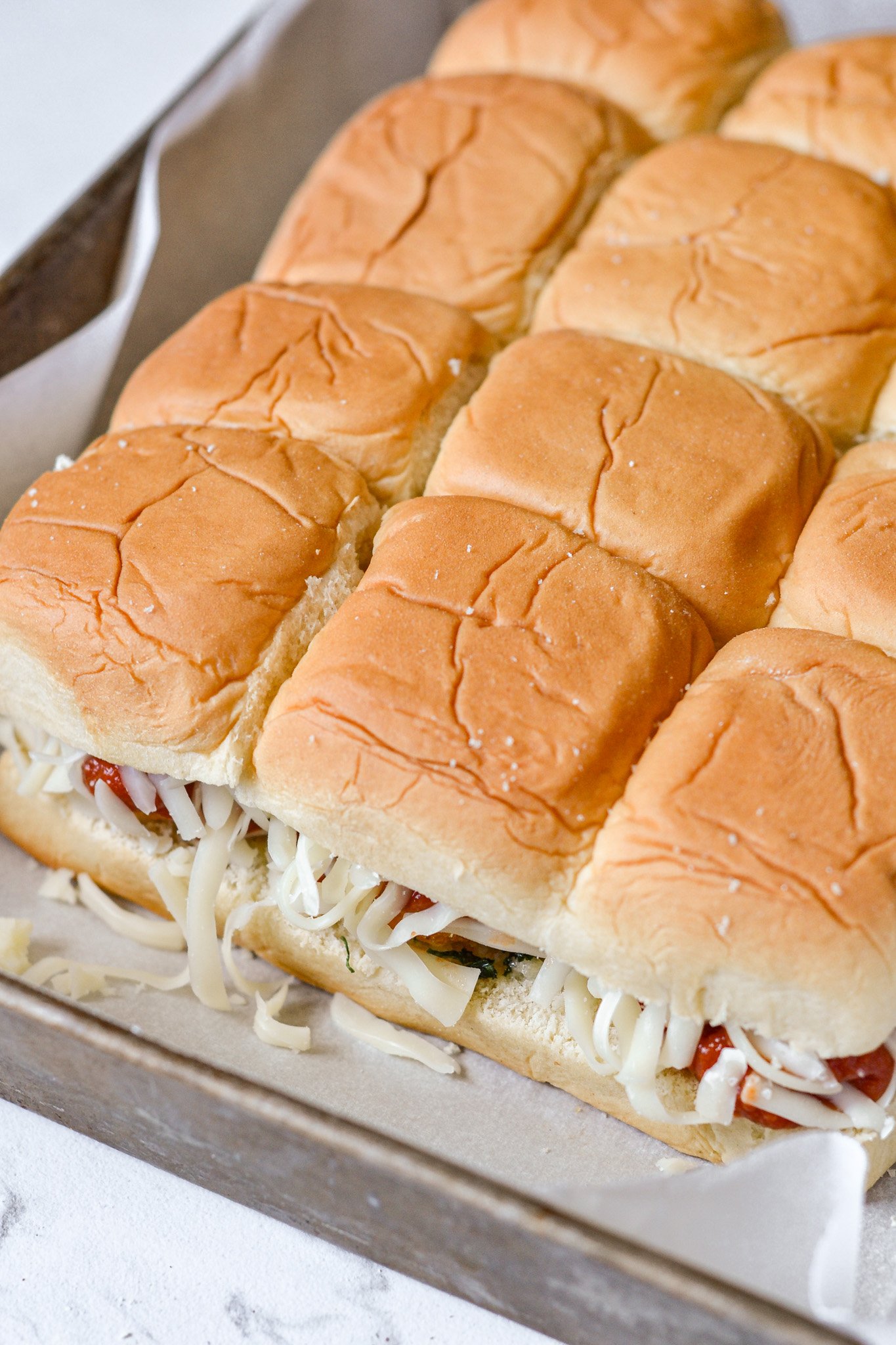 Easy Chicken Parmesan Sliders buns on sliders 