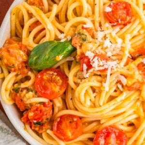 Cherry Tomatoes and Basil Pasta
