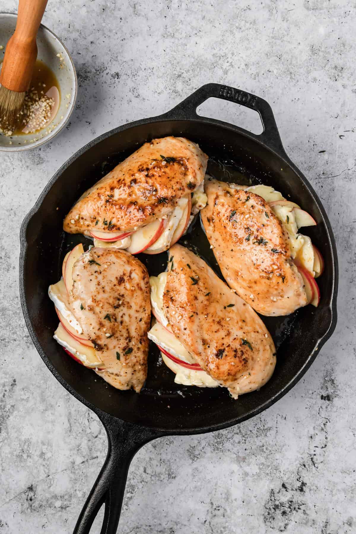 Stuffed Chicken with Apple and Brie 